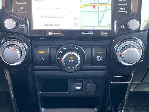 Certified 2024 Toyota 4Runner TRD Off-Road Premium w/ Off Road Premium Plus Package AWD/4WD image 32