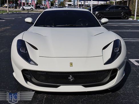 Used 2020 Ferrari 812 Superfast image 8