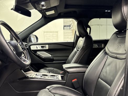 Used 2023 Ford Explorer ST w/ Equipment Group 401A image 5