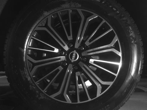 Certified 2025 Nissan Armada SL RWD image 38