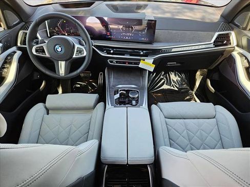 New 2026 BMW X5 xDrive50e image 18