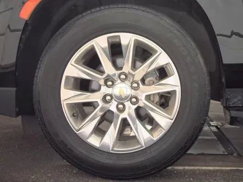 Used 2021 Chevrolet Tahoe Premier w/ Premium Package RWD image 8