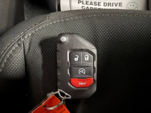 Used 2022 Jeep Gladiator Sport AWD/4WD image 42