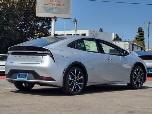 New 2026 Toyota Prius Plug-In Hybrid FWD image 4