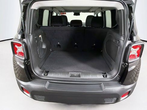 Used 2023 Jeep Renegade Latitude w/ Sun/Sound Group AWD/4WD image 14