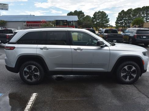Used 2024 Jeep Grand Cherokee Limited 4xe AWD/4WD image 4