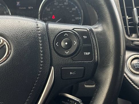 Used 2018 Toyota RAV4 Limited FWD image 24