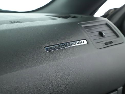 Used 2010 Dodge Challenger R/T image 12