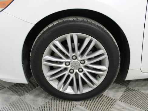 Used 2015 Lexus ES 350 w/ Luxury Package FWD image 9