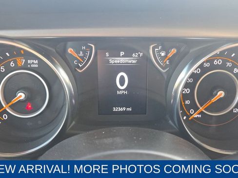 Used 2021 Jeep Gladiator Willys image 17