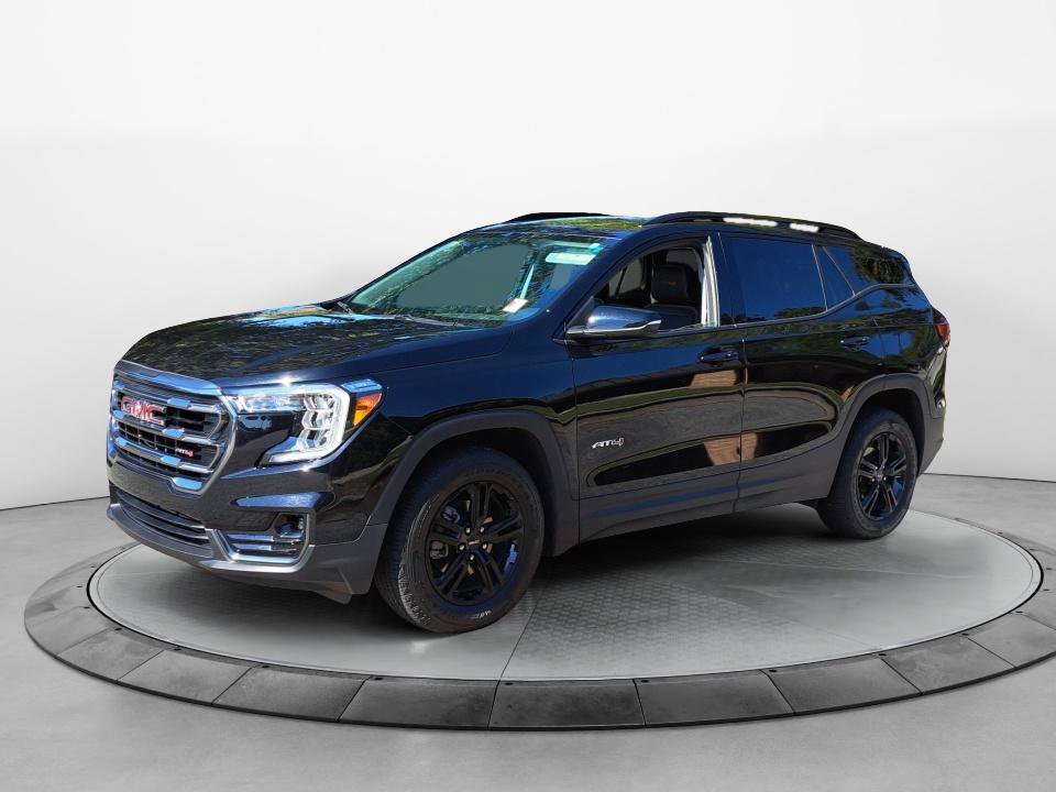Used 2024 GMC Terrain AT4 AWD/4WD image 3