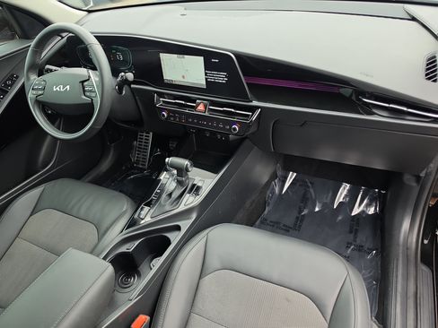 Certified 2023 Kia Niro EX Touring FWD image 10