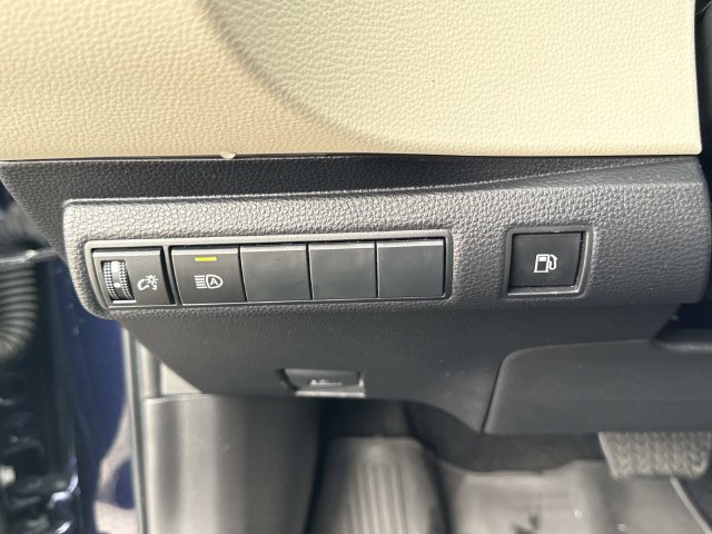 Used 2024 Toyota Corolla LE FWD image 29