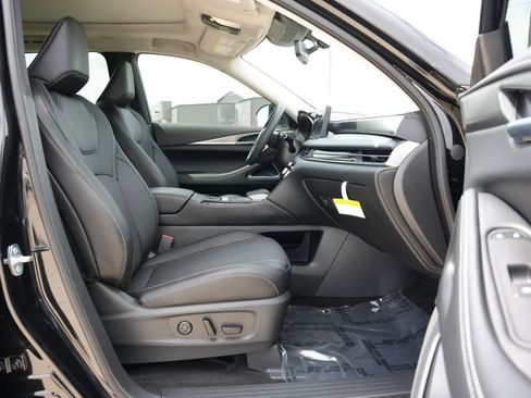 Certified 2026 INFINITI QX60 Luxe w/ Cargo Package FWD image 23