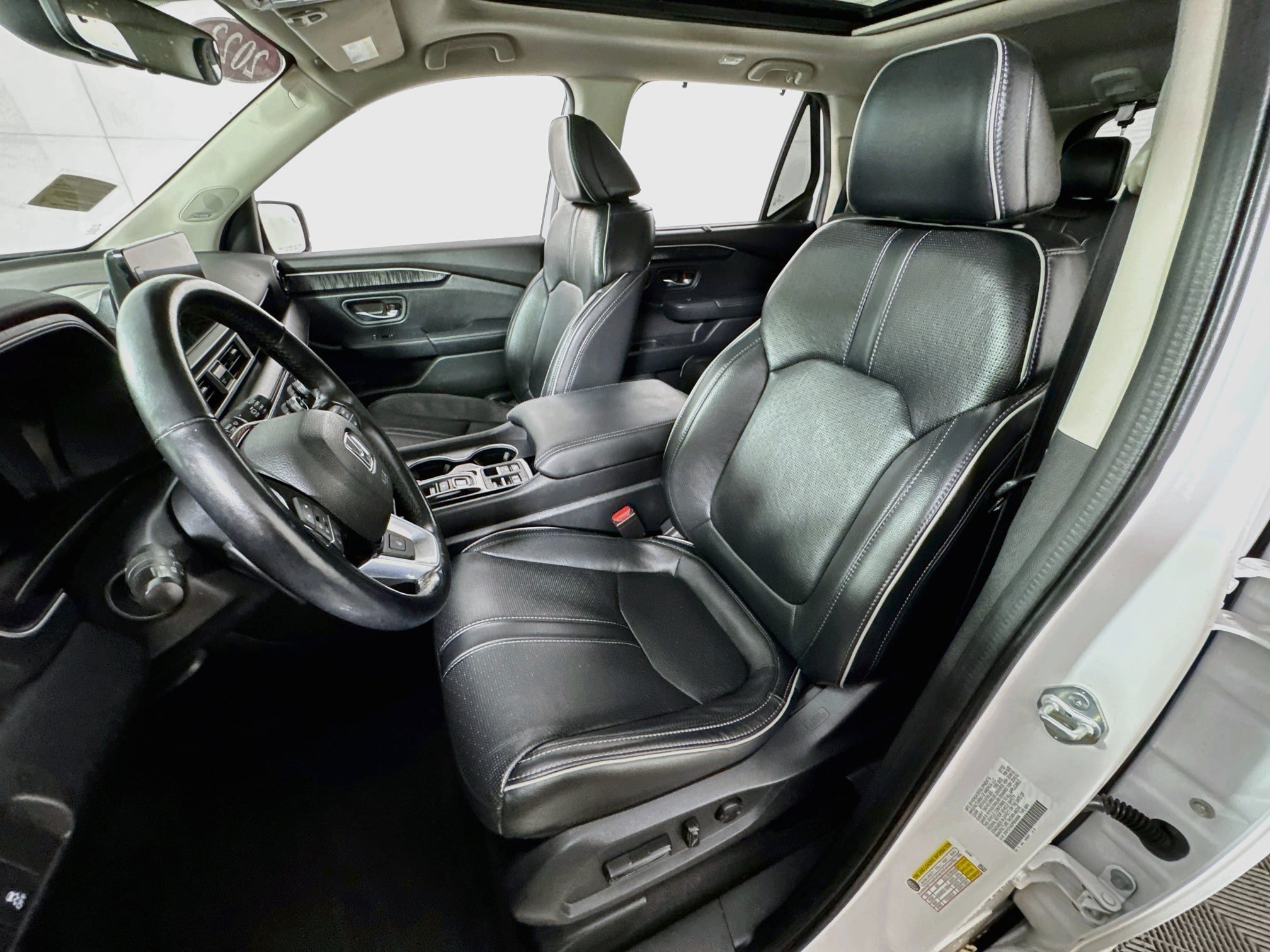 Used 2023 Honda Pilot Elite image 17
