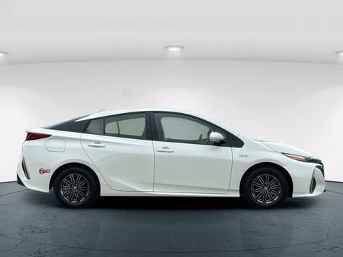 Used 2017 Toyota Prius Prime image 8