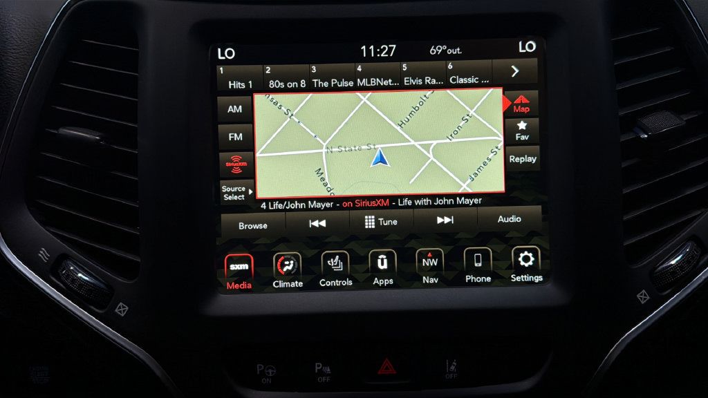Used 2023 Jeep Cherokee Altitude Lux AWD/4WD image 31