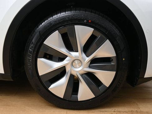 Used 2022 Tesla Model Y Long Range AWD/4WD image 13