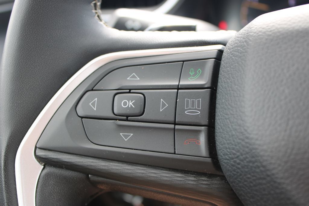 Used 2024 Jeep Grand Cherokee Altitude AWD/4WD image 36