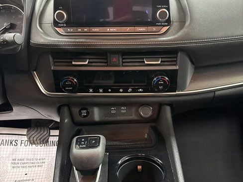 Used 2024 Nissan Rogue SV image 12
