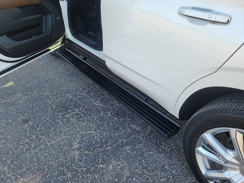 Used 2021 Chevrolet Tahoe High Country image 10