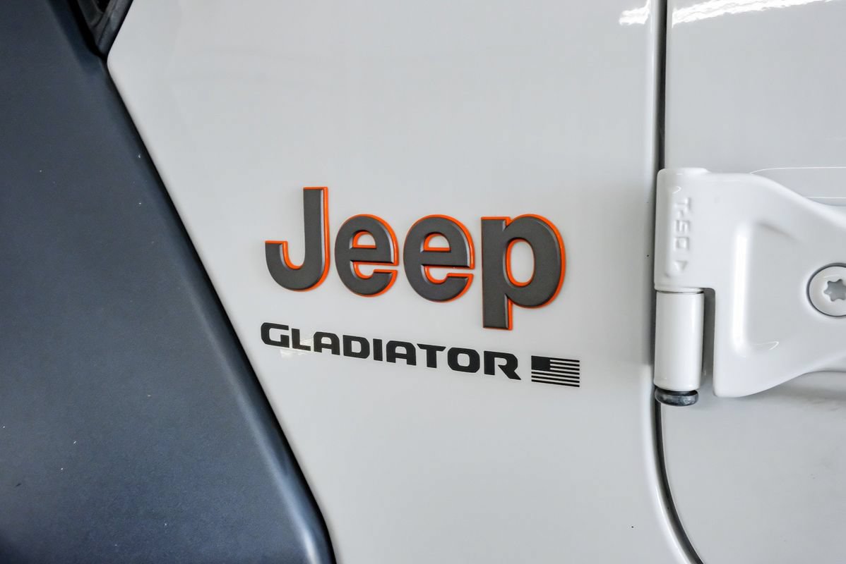 Used 2024 Jeep Gladiator Mojave w/ Convenience Group AWD/4WD image 54