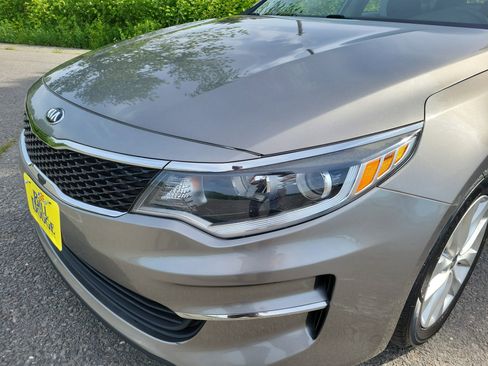 Used 2016 Kia Optima LX w/ Option Group 014 FWD image 9