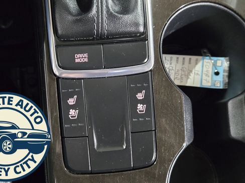 Used 2018 Kia Optima EX w/ Premium Package image 17