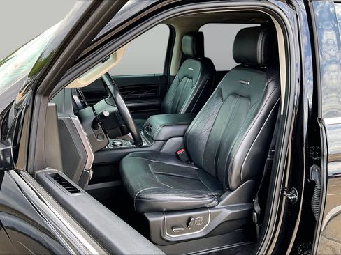 Used 2019 Ford Expedition Platinum RWD image 7