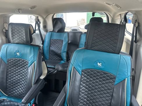Used 2020 Dodge Grand Caravan SE FWD image 19