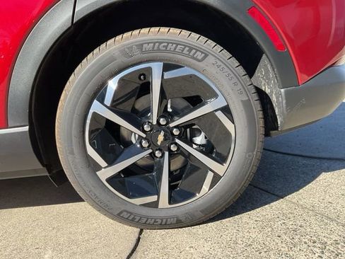 New 2026 Chevrolet Equinox EV LT image 25