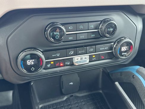 Used 2024 Ford Bronco Wildtrak AWD/4WD image 19