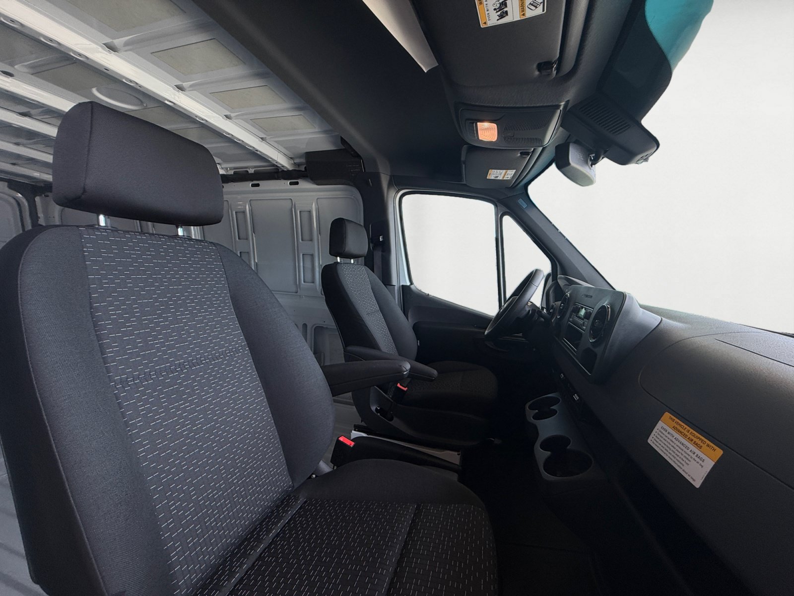 Used 2025 Mercedes-Benz Sprinter 2500 image 15