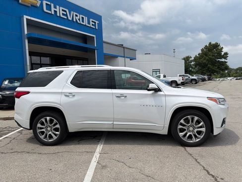 Used 2020 Chevrolet Traverse Premier w/ LPO, Floor Liner Package AWD/4WD image 2