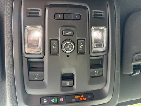 Used 2023 Chevrolet Tahoe Z71 w/ Z71 Off-Road Package AWD/4WD image 22