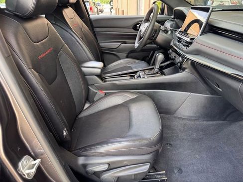 Used 2024 Jeep Compass Trailhawk image 16