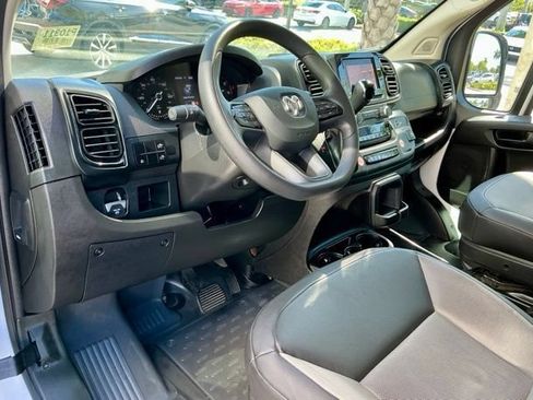 Used 2025 RAM ProMaster 2500 w/ Convenience Group FWD image 17