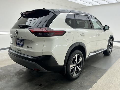 Used 2021 Nissan Rogue SL w/ Premium Package image 4