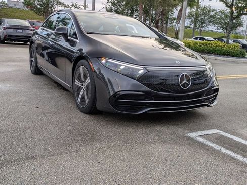 Used 2023 Mercedes-Benz EQS 450+ Sedan image 3