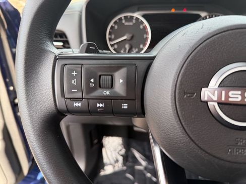 Used 2023 Nissan Rogue S AWD/4WD image 16