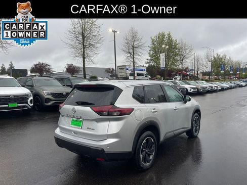 Used 2024 Nissan Rogue SV AWD/4WD image 4