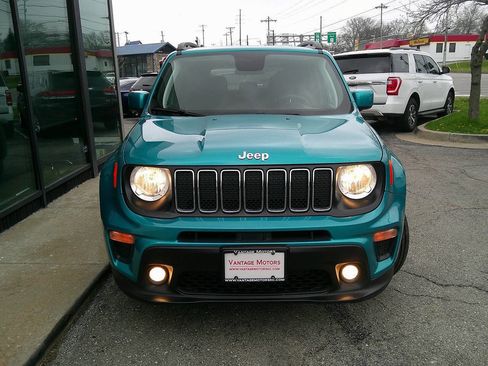 Used 2019 Jeep Renegade Latitude image 2
