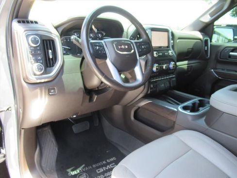 Used 2019 GMC Sierra 1500 SLT w/ SLT Premium Plus Package AWD/4WD image 16