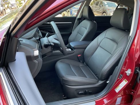 New 2025 Nissan Altima 2.5 SL image 12