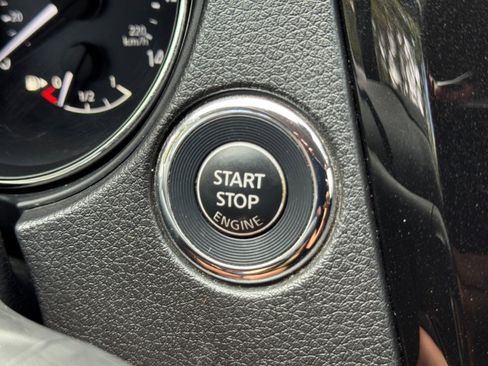 Used 2019 Nissan Rogue SV w/ Premium Package FWD image 23