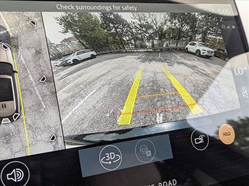 Certified 2025 Land Rover Range Rover SE AWD/4WD image 14