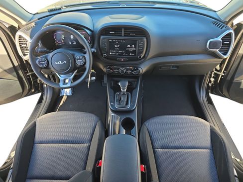 Used 2023 Kia Soul LX image 13