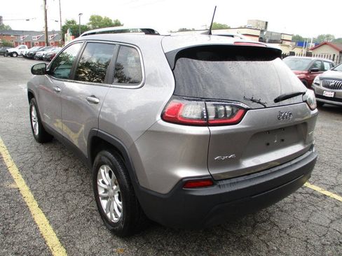 Used 2019 Jeep Cherokee Latitude w/ Popular Appearance Group AWD/4WD image 2