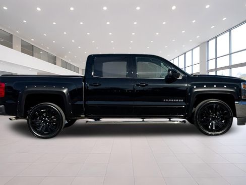 Used 2018 Chevrolet Silverado 1500 LT w/ LT Eassist Package RWD image 3