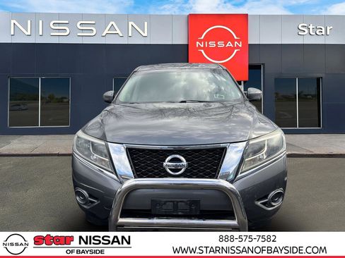 Used 2015 Nissan Pathfinder S image 2